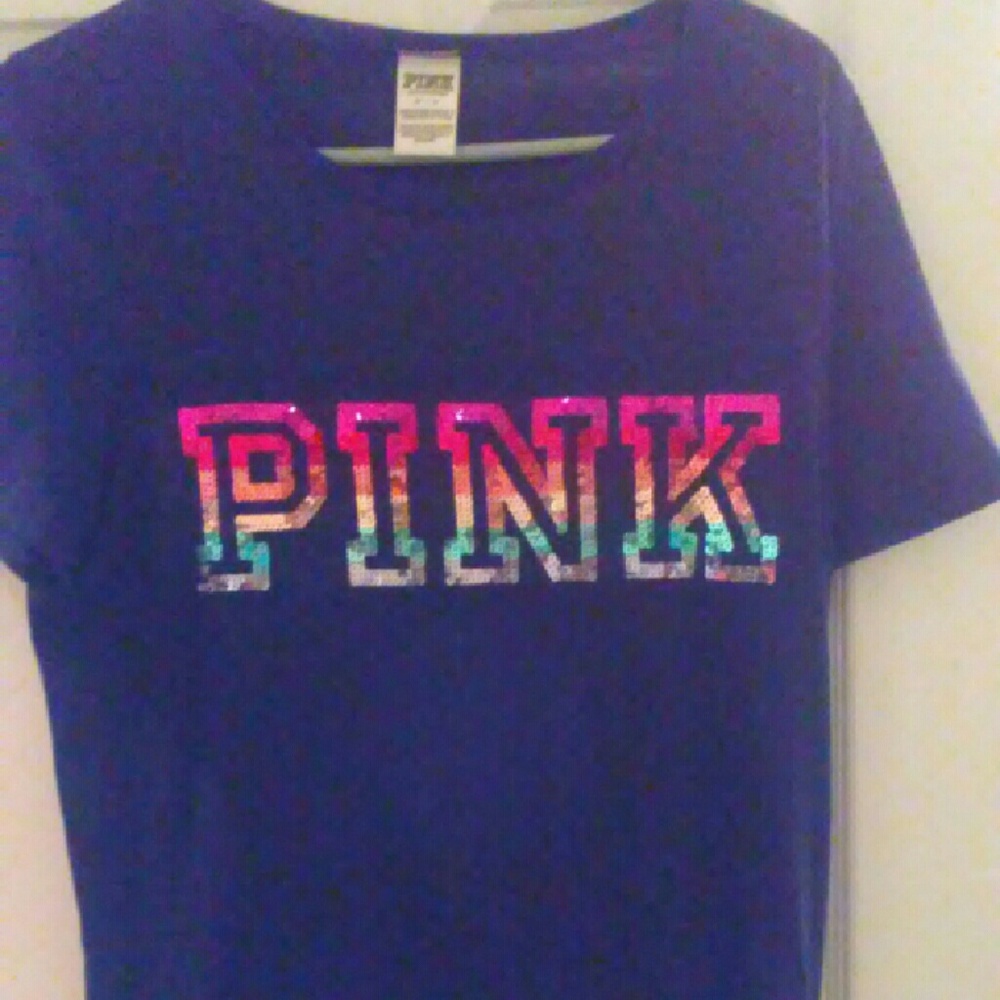 PINK VICTORIA SECRET T SHIRT